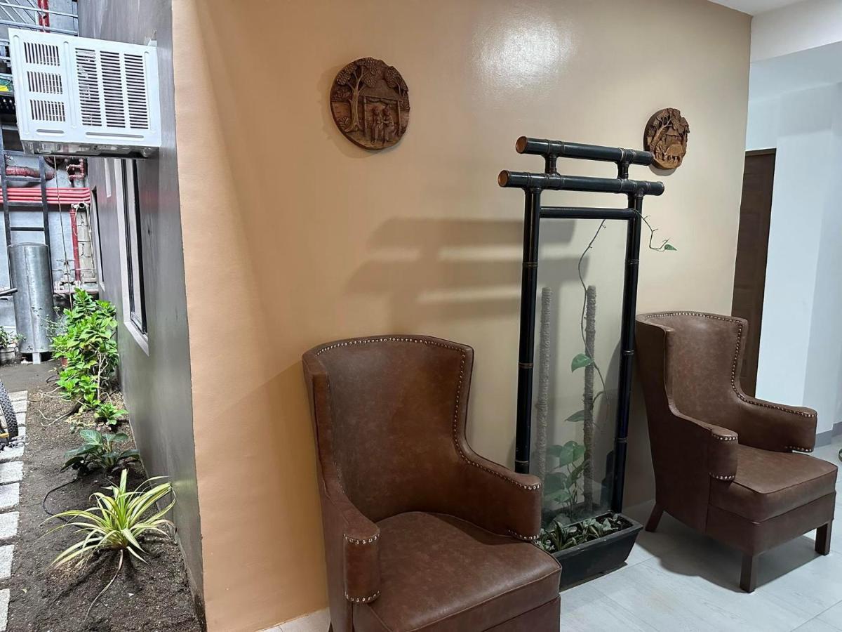 Aden Hotel Makati City Екстериор снимка