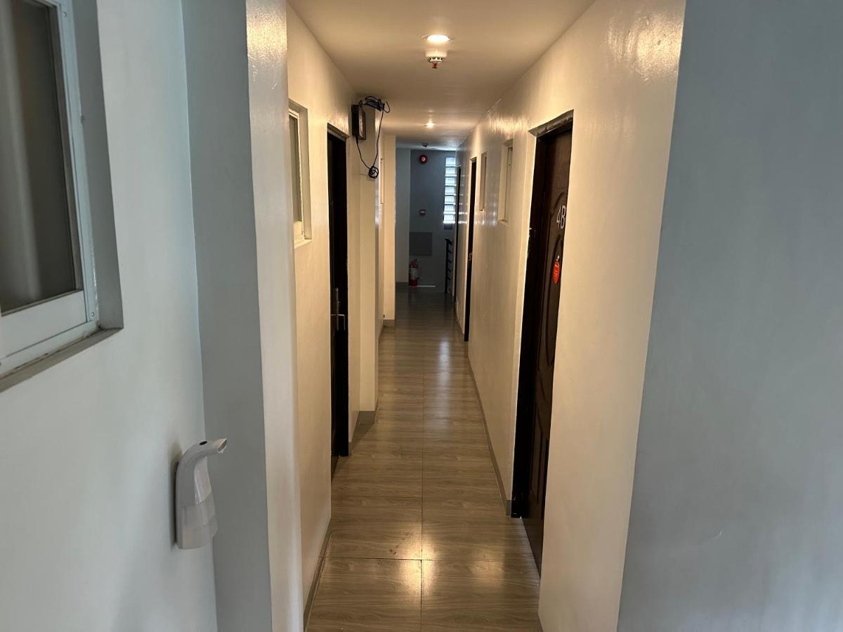 Aden Hotel Makati City Екстериор снимка